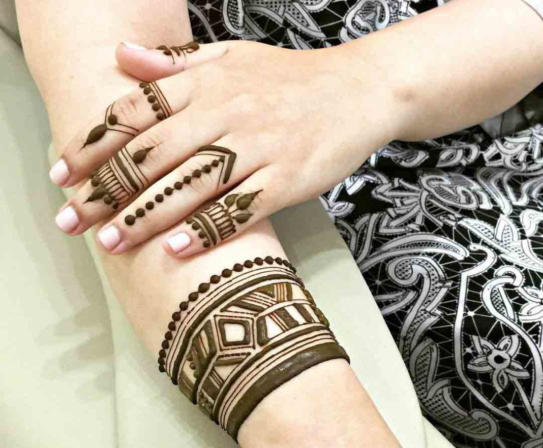 Top 15 Mehndi Designs For Fingers LivingHours