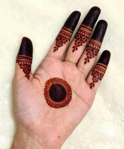 Cute & Delicate Henna Design