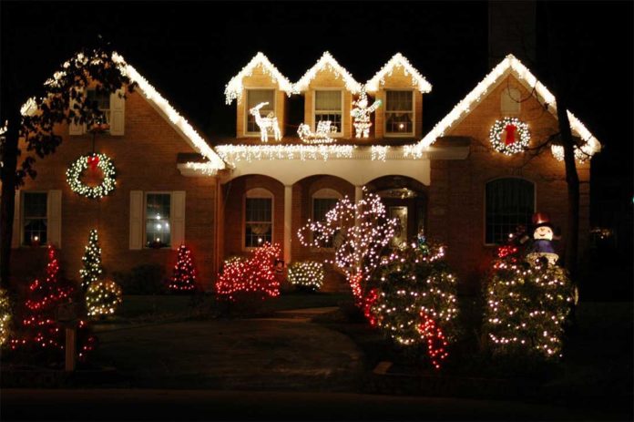 20 Christmas Lighting Ideas That Will Leave You Speechless | LivingHours