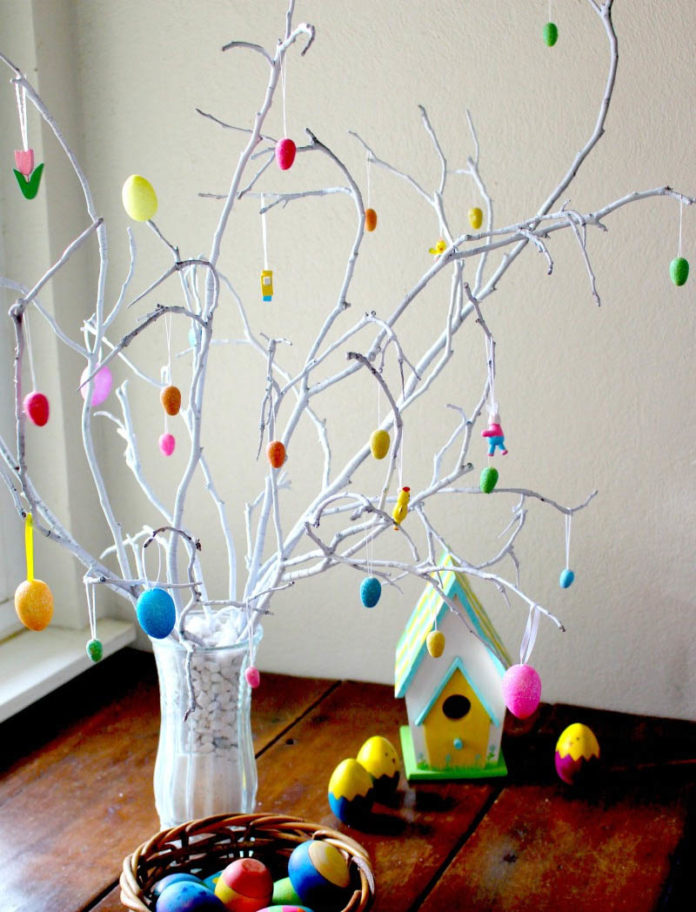 Easter Trees To Decorate Your Home For Ultimate Springtime Splendor